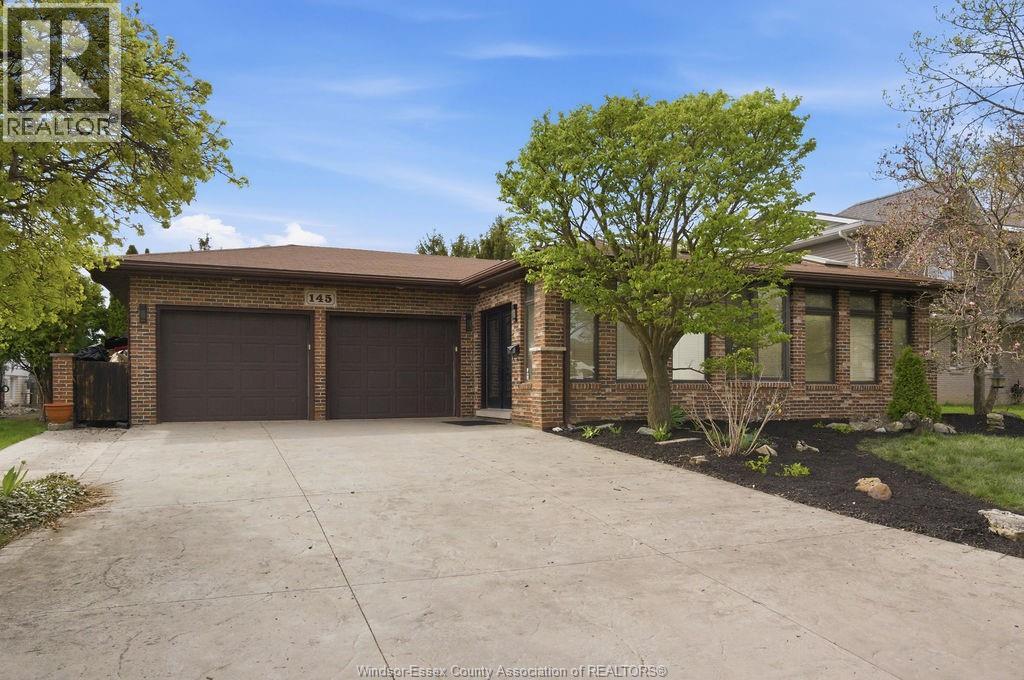 145 CENTENNIAL DRIVE, Tecumseh, Ontario