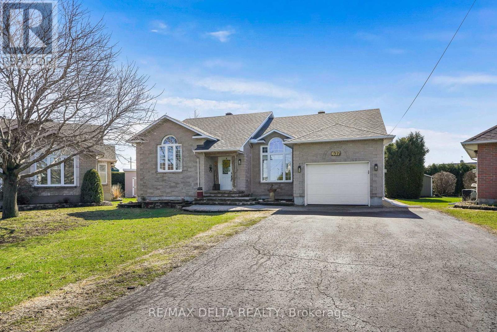 677 Ste Marie Street, Casselman, Ontario  K0A 1M0 - Photo 3 - X12947604