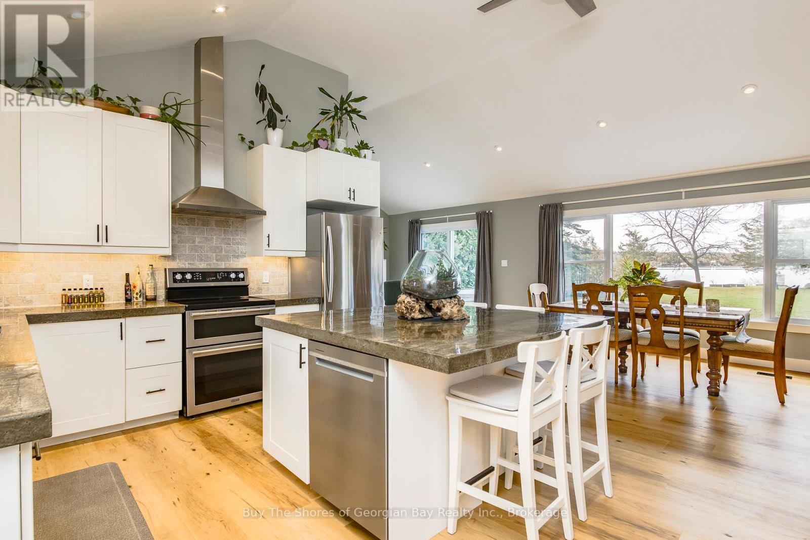 17 Wilcox Road, Tay, Ontario  L4S 2H3 - Photo 10 - S13019356