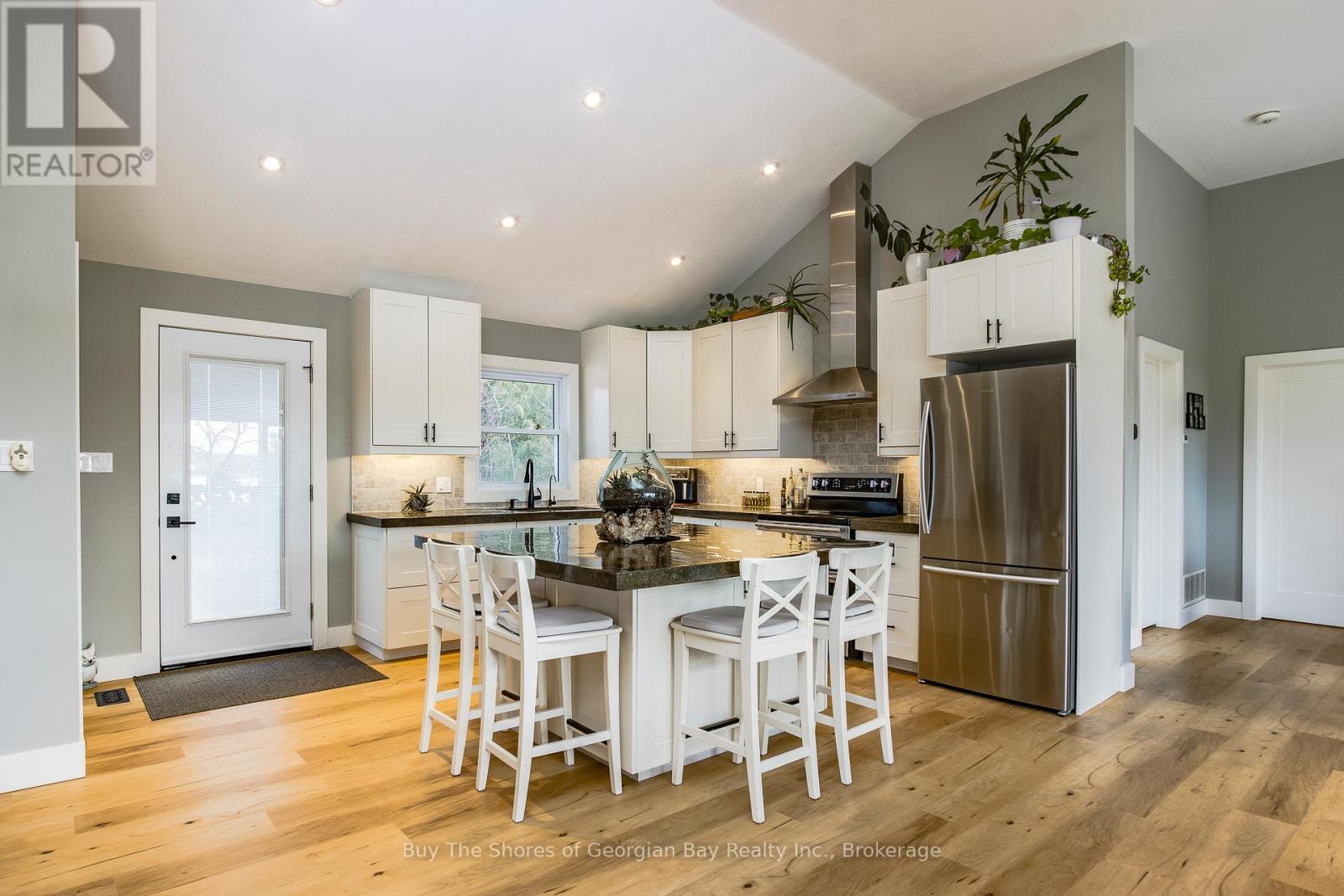 17 Wilcox Road, Tay, Ontario  L4S 2H3 - Photo 9 - S13019356