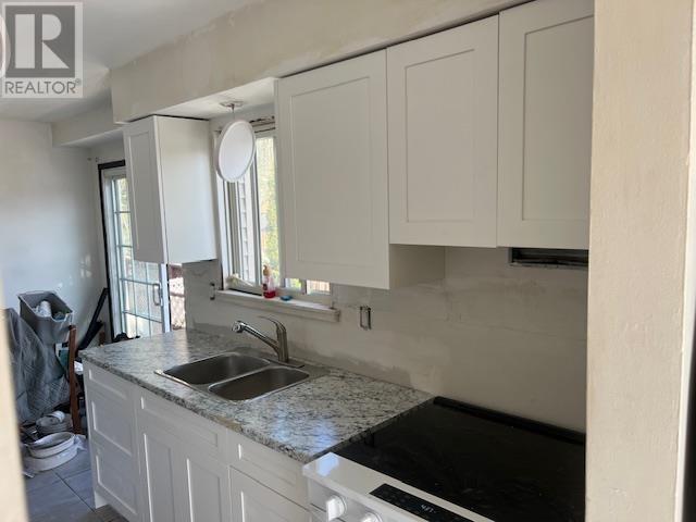 144 Ottawa, Elliot Lake, Ontario  P5A 2N8 - Photo 3 - SM260525