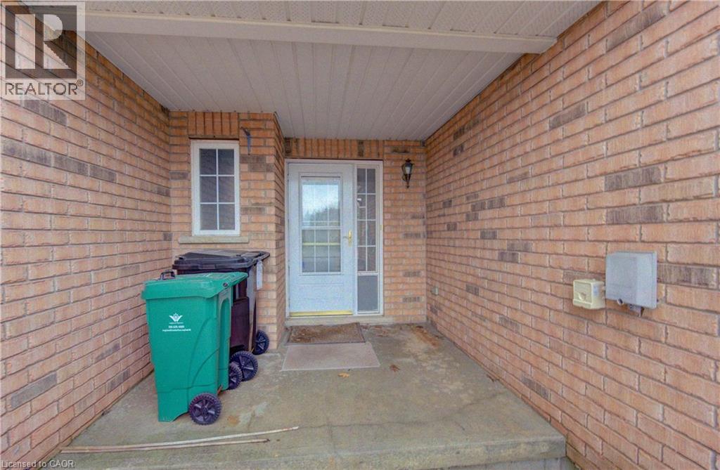 413 Laurel Gate Drive, Waterloo, Ontario  N2T 2S6 - Photo 3 - 40822358