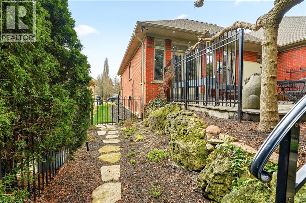 49 Rockcliffe Road, Waterdown, Ontario  L9H 7H5 - Photo 50 - 40822278