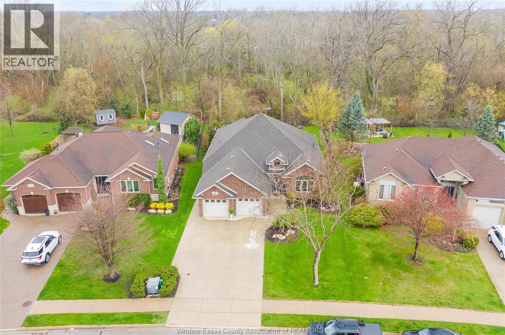 166 Woodycrest, Kingsville, Ontario  N9Y 0A4 - Photo 2 - 26008396