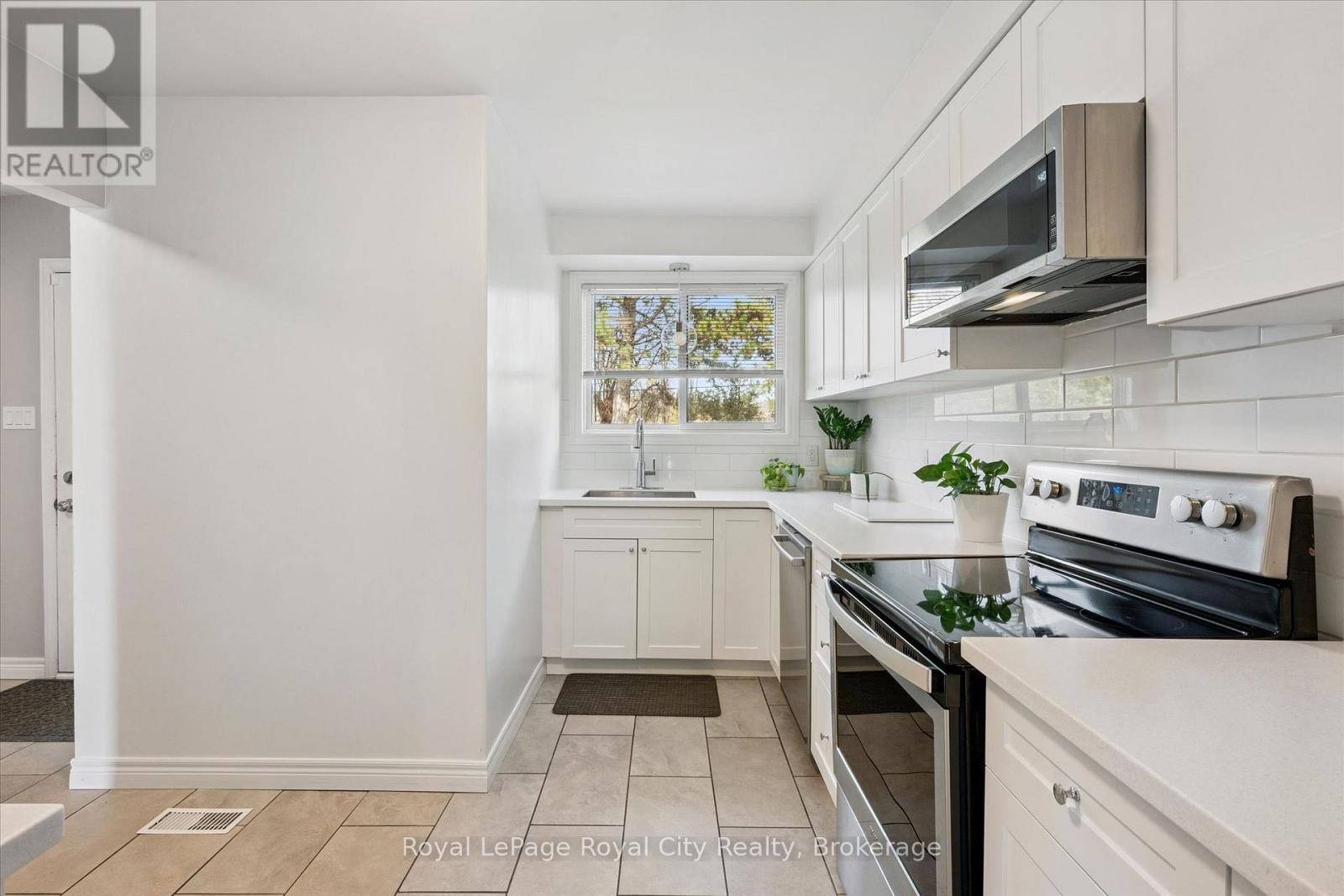 23 - 41 RHONDA ROAD, Guelph, Ontario