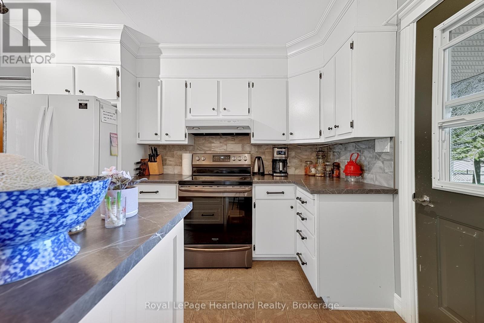 42163 Front Road, Huron East, Ontario  N0K 1W0 - Photo 12 - X13019390