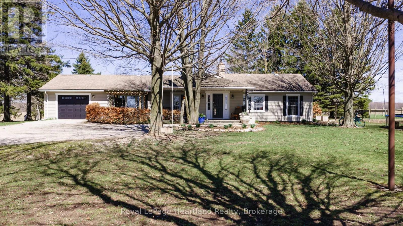 42163 Front Road, Huron East, Ontario  N0K 1W0 - Photo 2 - X13019390