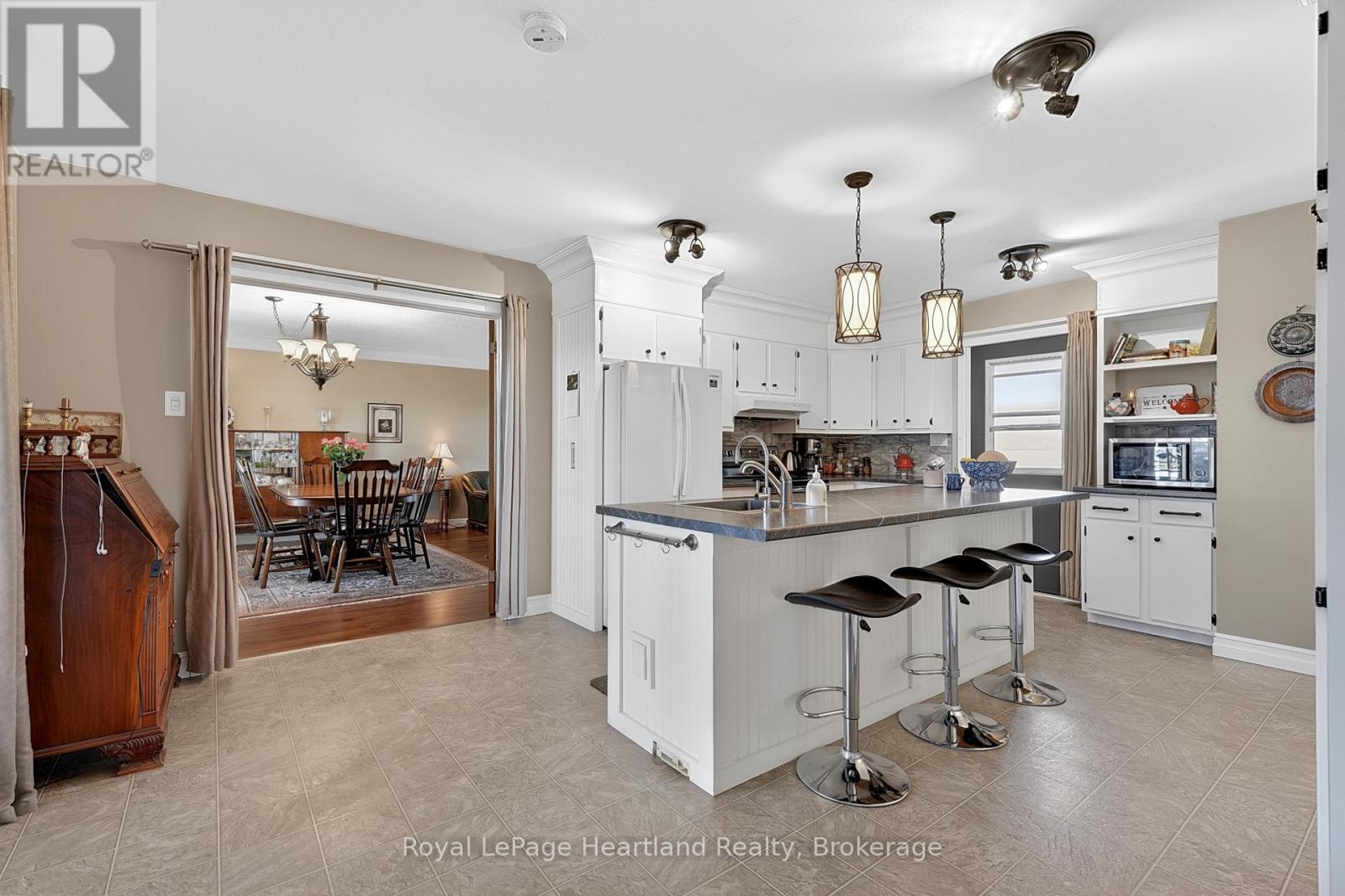 42163 Front Road, Huron East, Ontario  N0K 1W0 - Photo 7 - X13019390