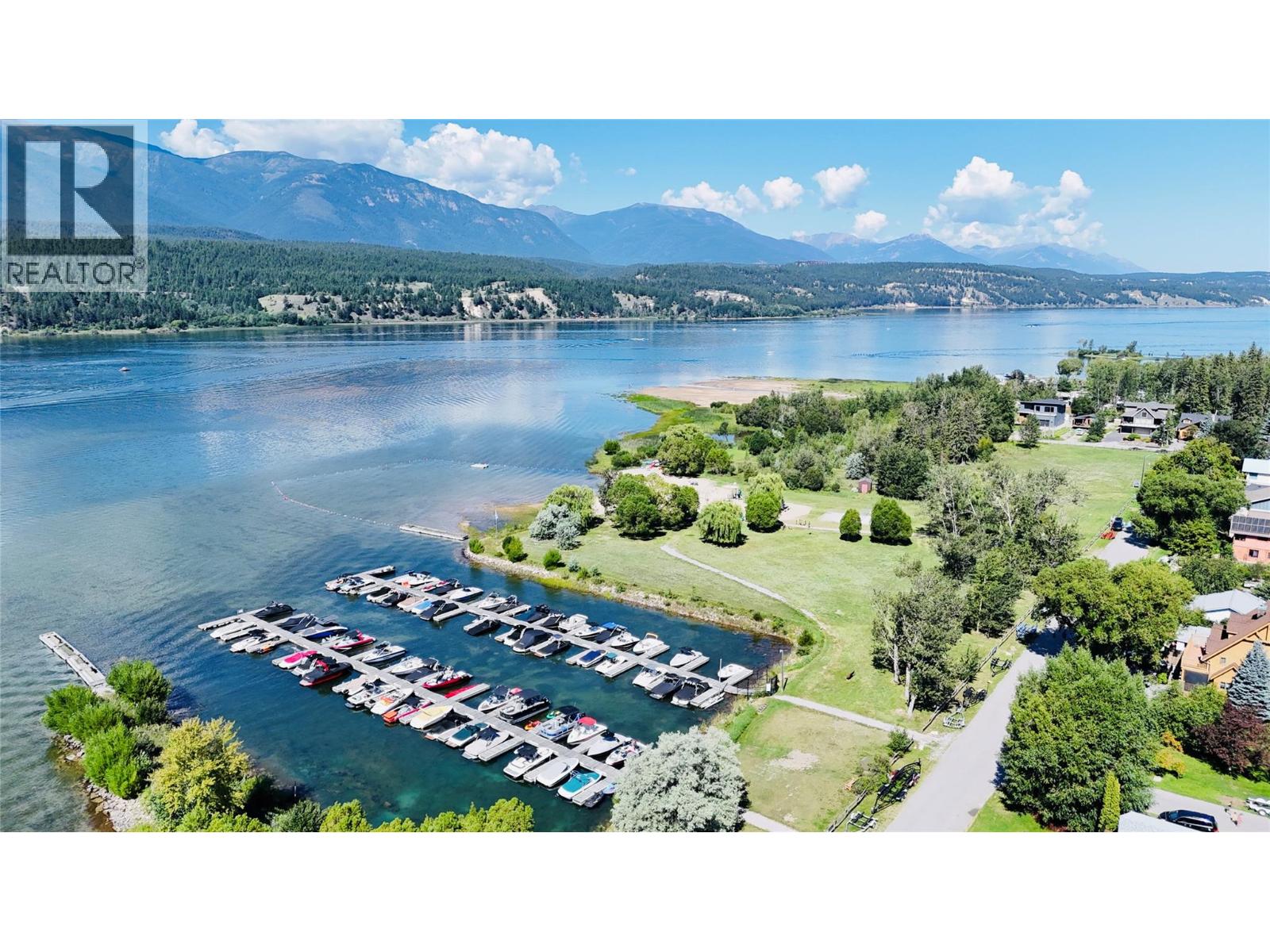 4688 Poplar Street, Windermere, British Columbia