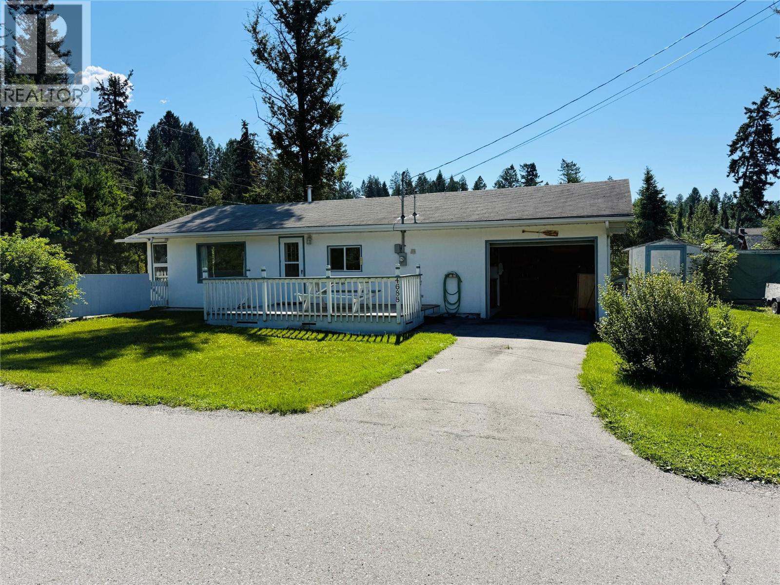 4688 Poplar Street, Windermere, British Columbia  V0B 2L2 - Photo 3 - 10357926