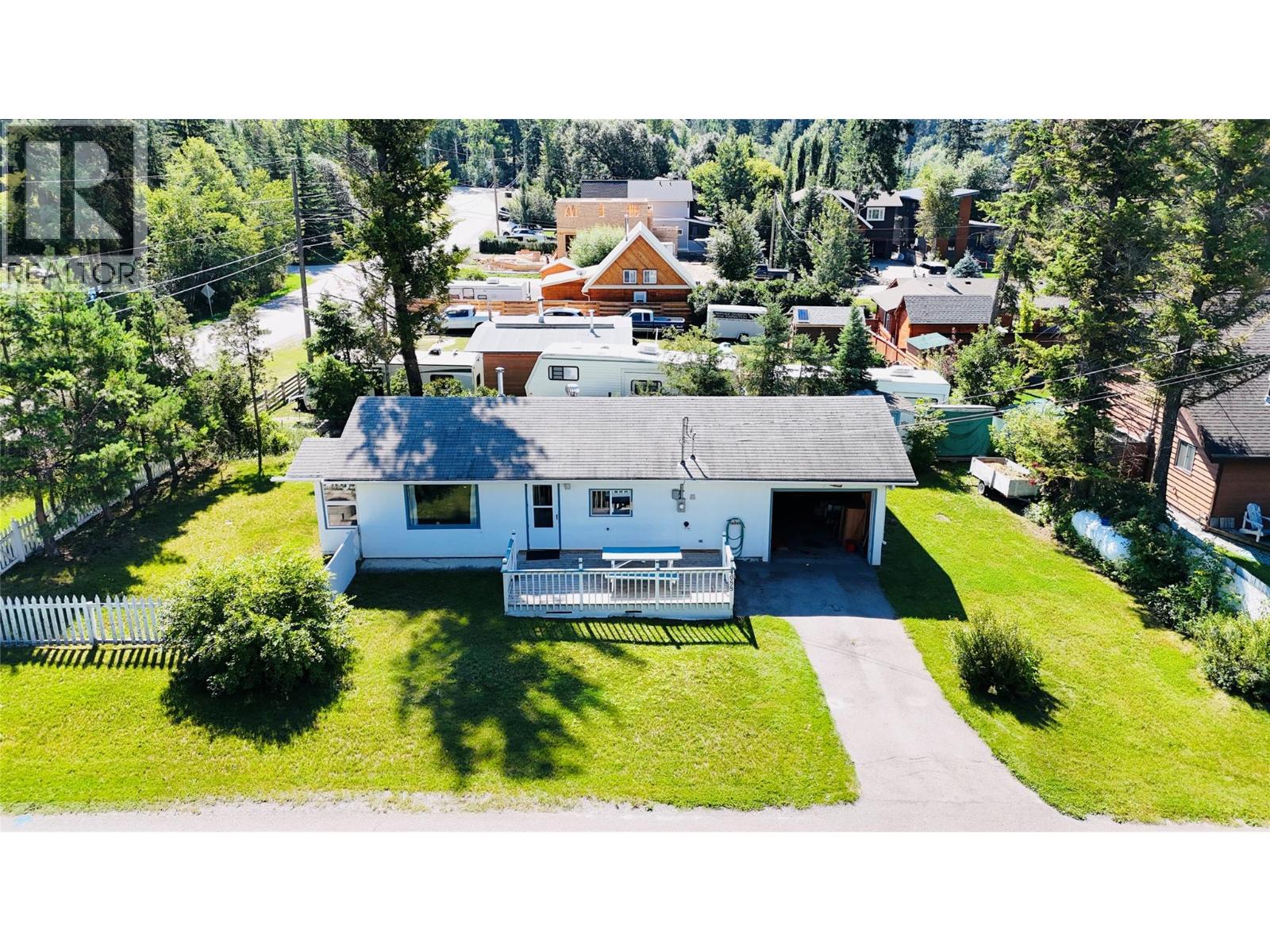 4688 Poplar Street, Windermere, British Columbia  V0B 2L2 - Photo 2 - 10357926