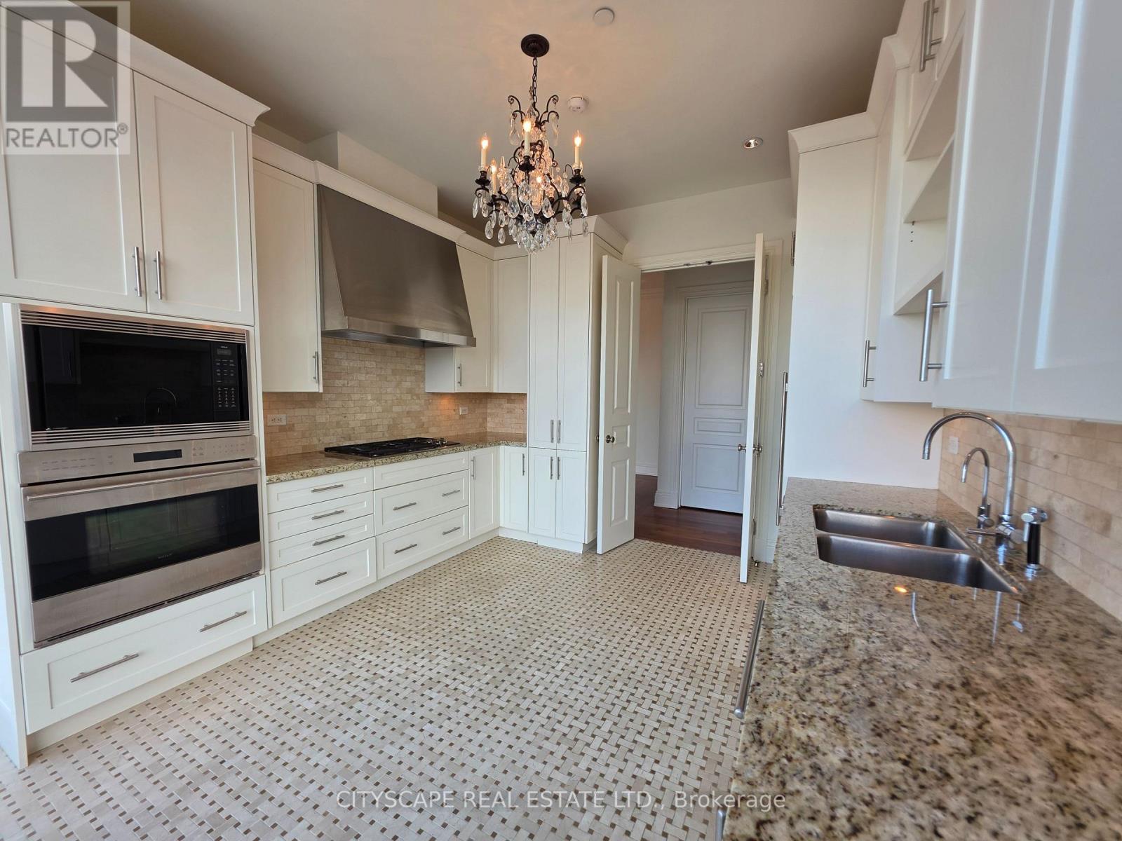 4002 - 183 Wellington Street, Toronto, Ontario  M5V 0A1 - Photo 4 - C13019160