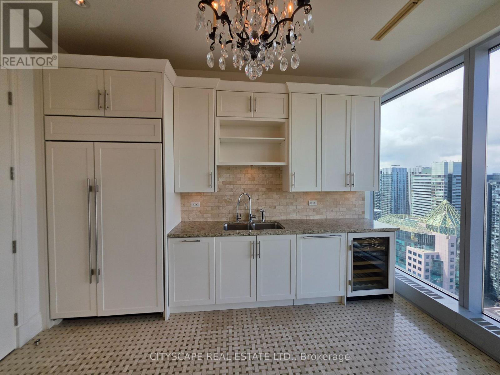 4002 - 183 Wellington Street, Toronto, Ontario  M5V 0A1 - Photo 5 - C13019160