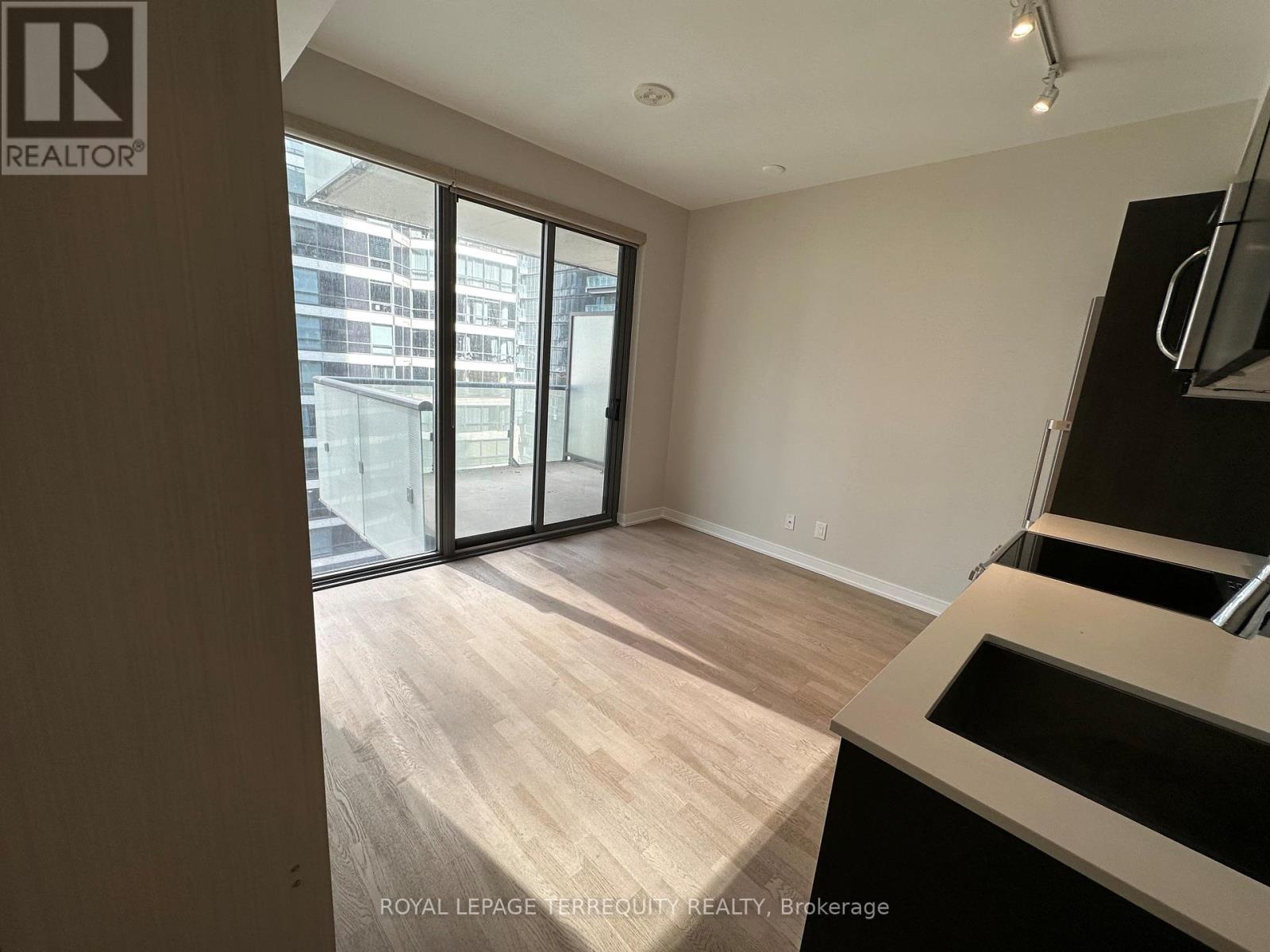 904 - 57 St. Joseph Street, Toronto, Ontario  M5S 0C5 - Photo 3 - C13019186