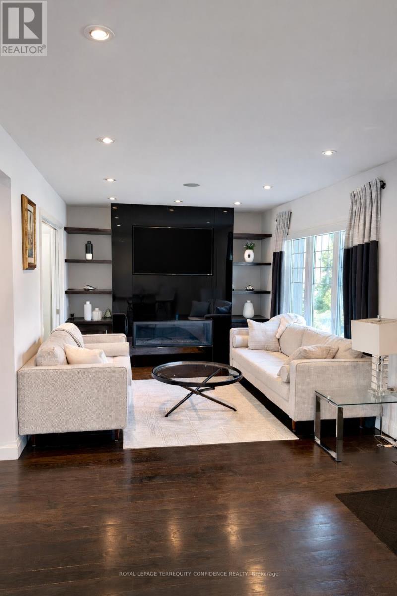 45 Glenborough Park Crescent, Toronto, Ontario  M2R 2G4 - Photo 8 - C13019236