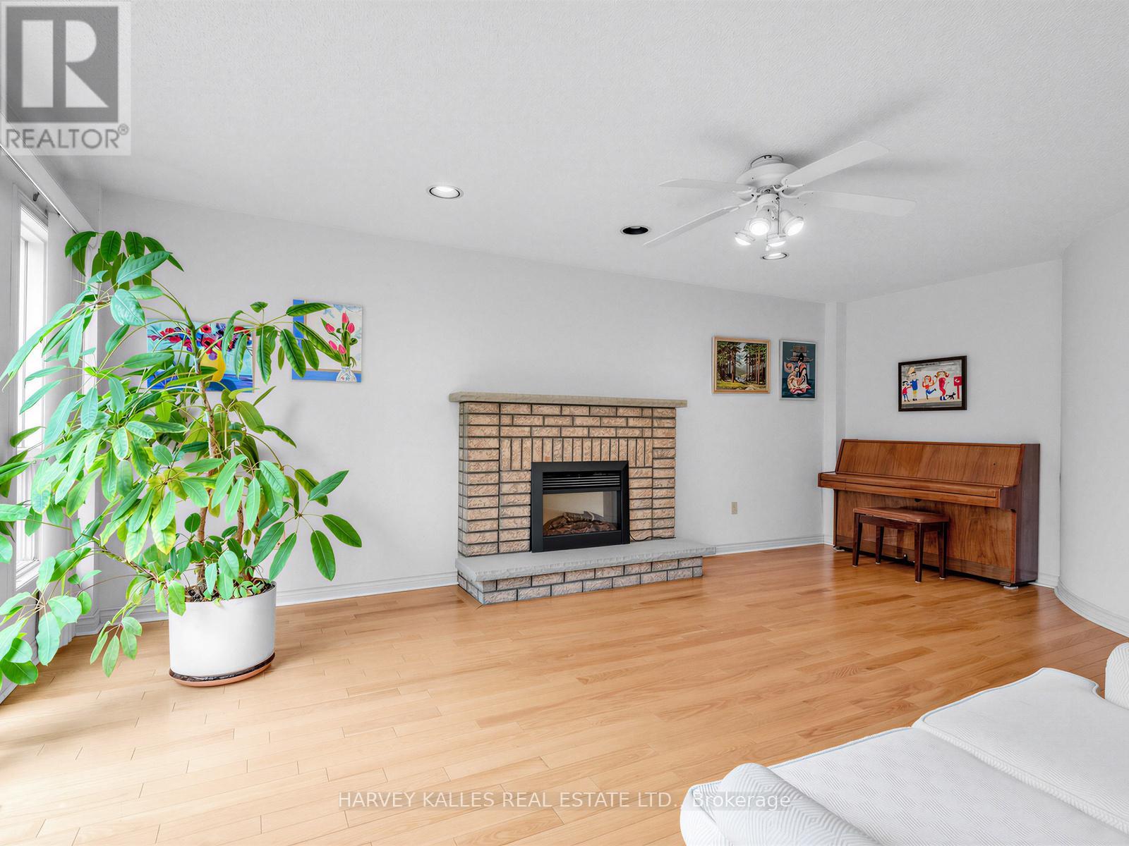 82 Bowring Walk, Toronto, Ontario  M3H 5Z7 - Photo 11 - C13019262