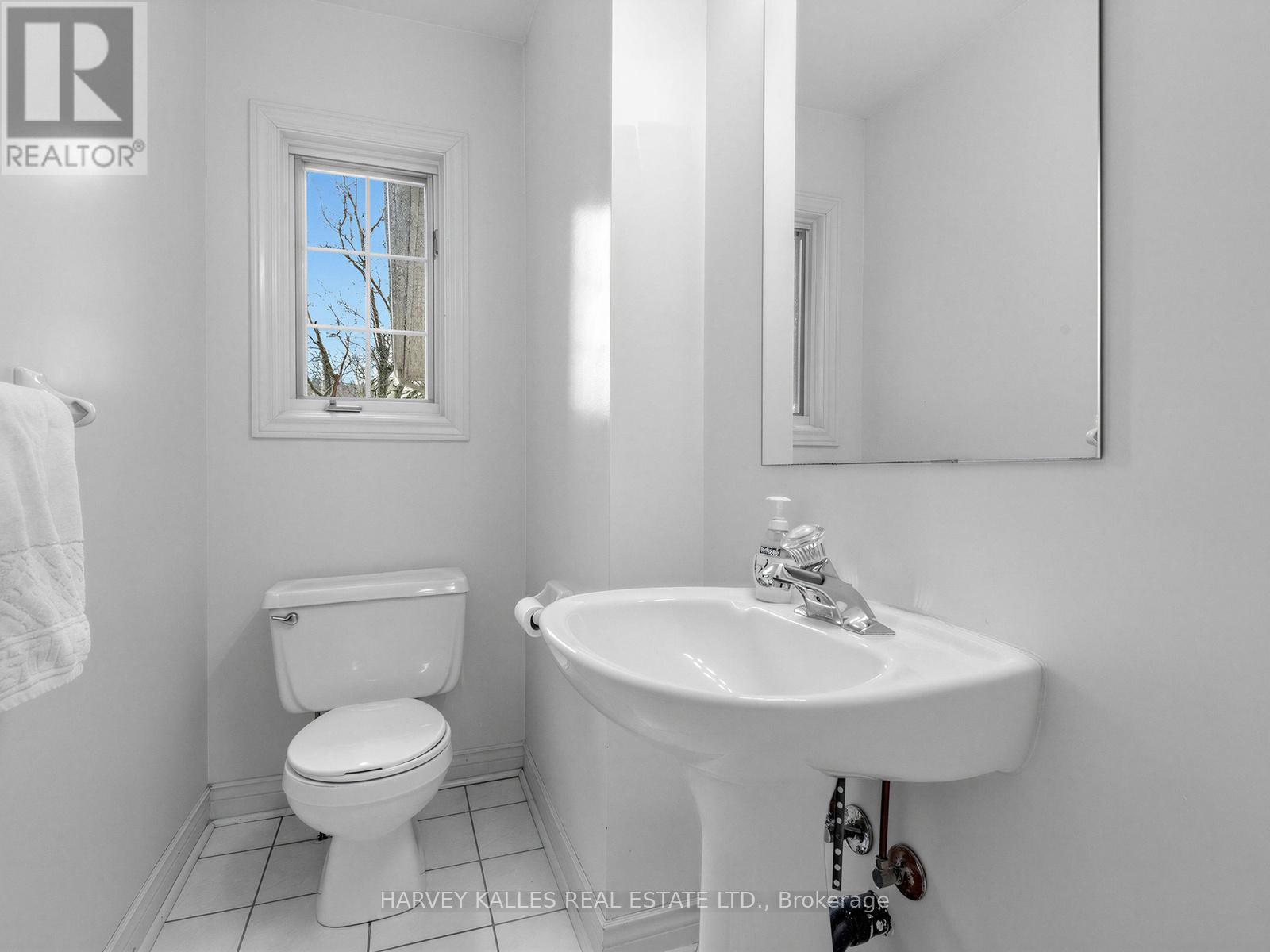 82 Bowring Walk, Toronto, Ontario  M3H 5Z7 - Photo 15 - C13019262