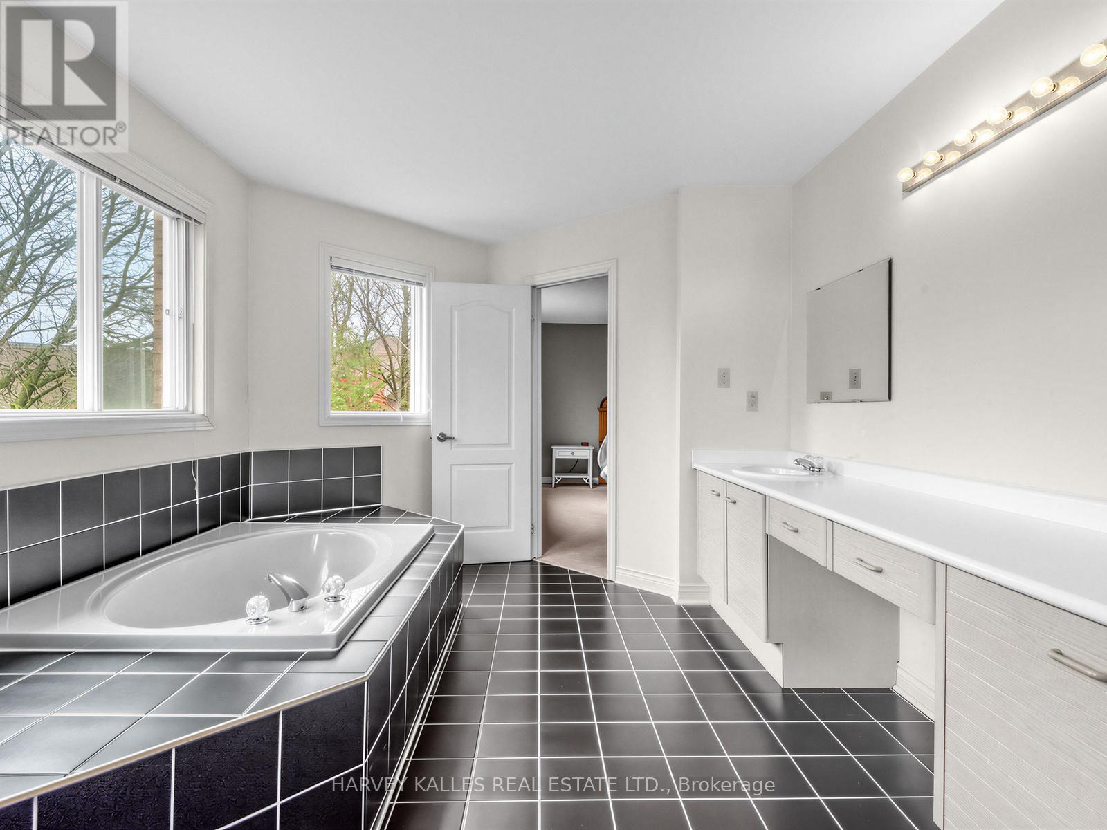 82 Bowring Walk, Toronto, Ontario  M3H 5Z7 - Photo 22 - C13019262