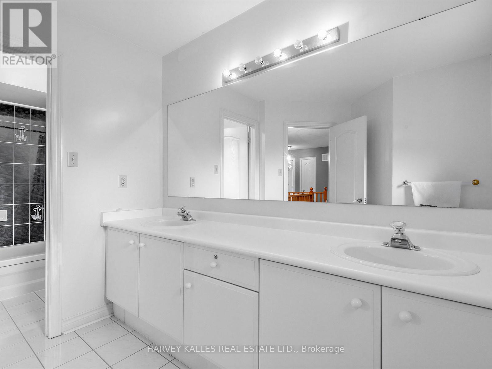 82 Bowring Walk, Toronto, Ontario  M3H 5Z7 - Photo 24 - C13019262