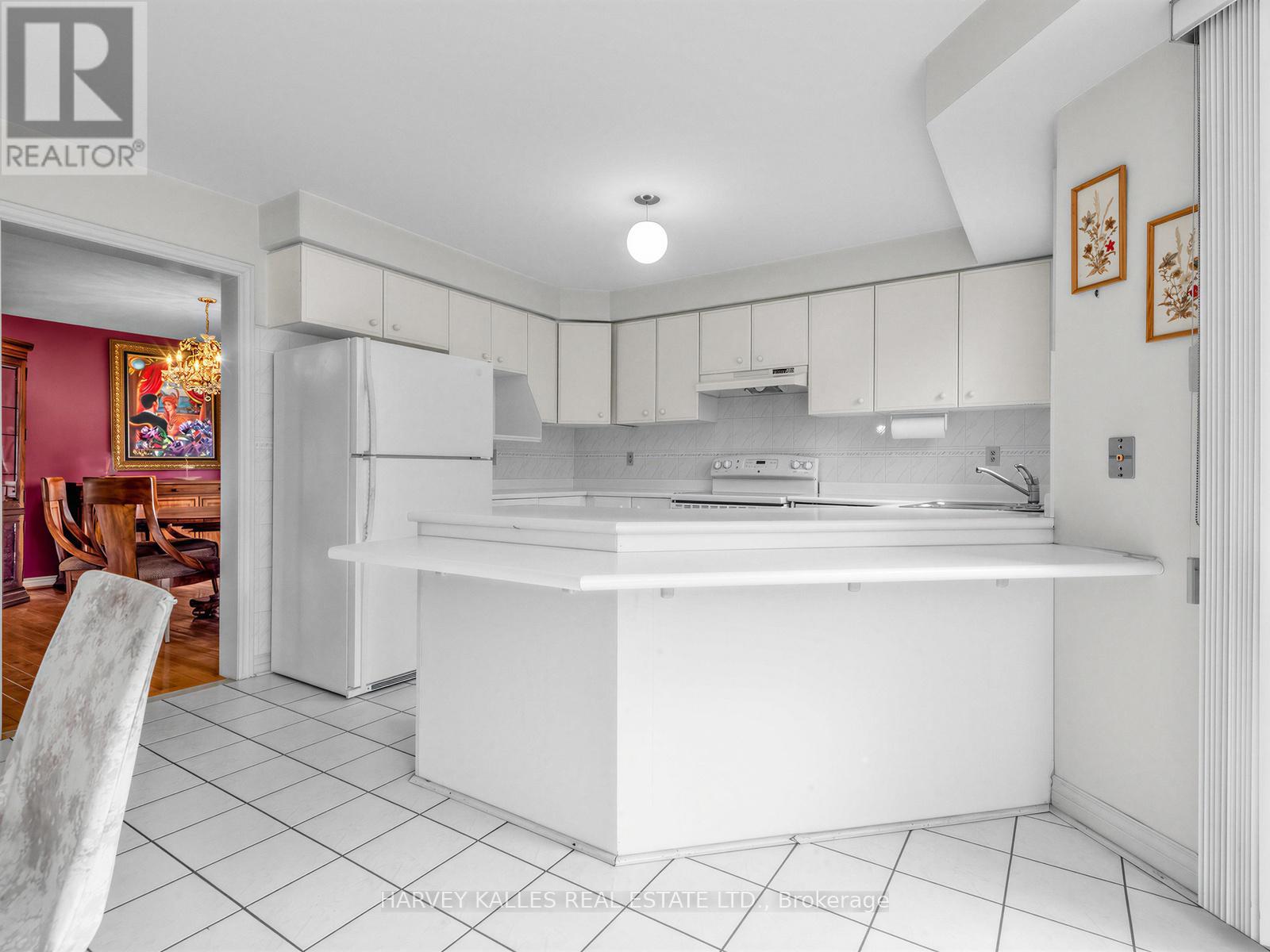 82 Bowring Walk, Toronto, Ontario  M3H 5Z7 - Photo 8 - C13019262