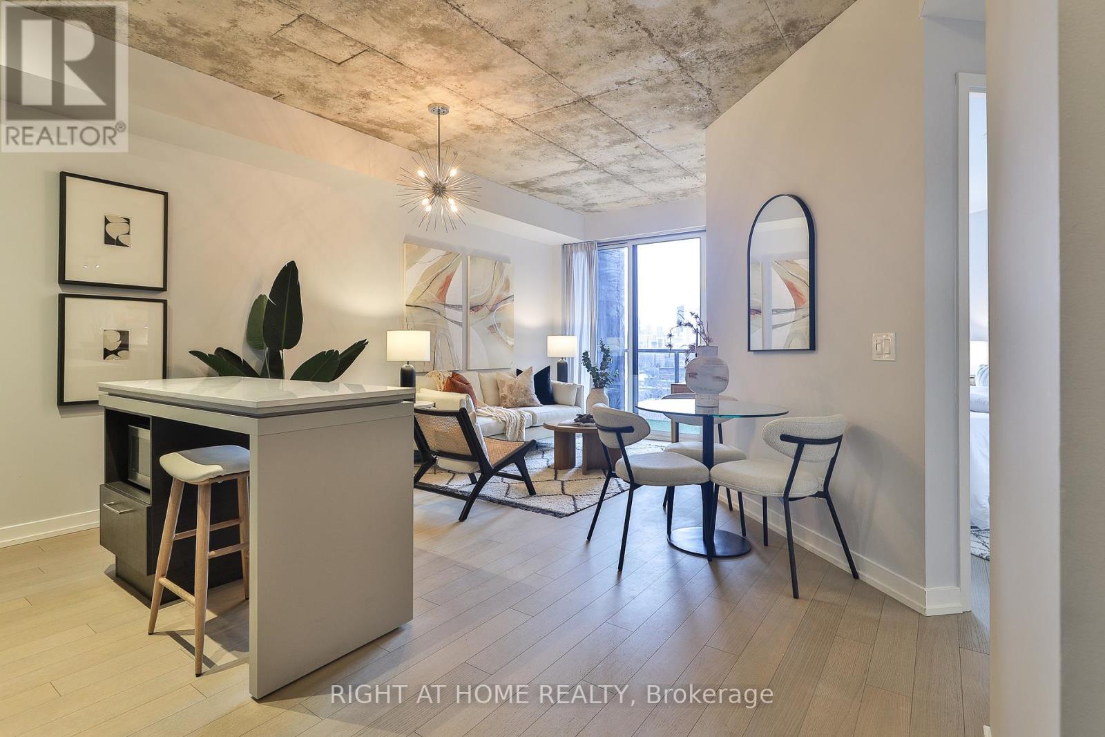 909 - 1030 King Street W, Toronto, Ontario  M6K 3N3 - Photo 2 - C13019266