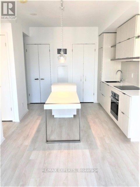 2001 - 197 Yonge Street, Toronto, Ontario  M5B 1M4 - Photo 5 - C13019296