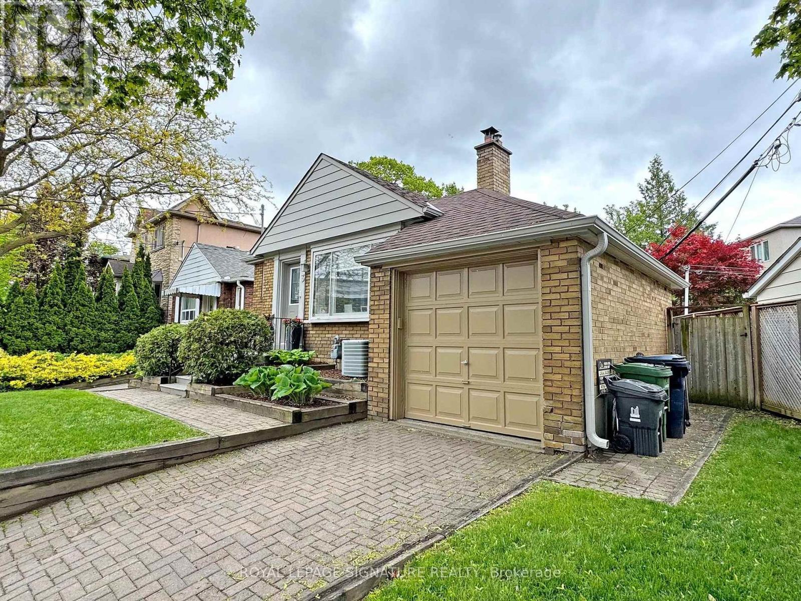 3 Kenrae Road, Toronto, Ontario  M4G 1X9 - Photo 3 - C13019306