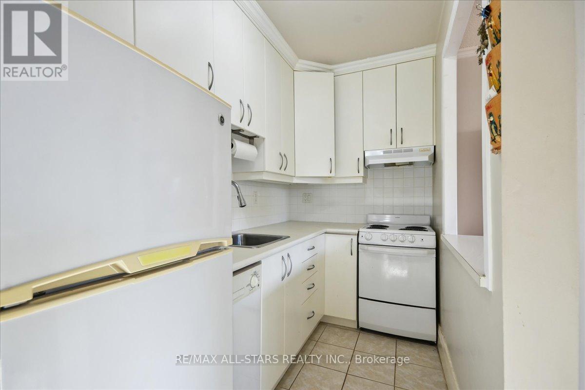 307 - 114 Vaughan Road, Toronto, Ontario  M6C 2M1 - Photo 13 - C13019350