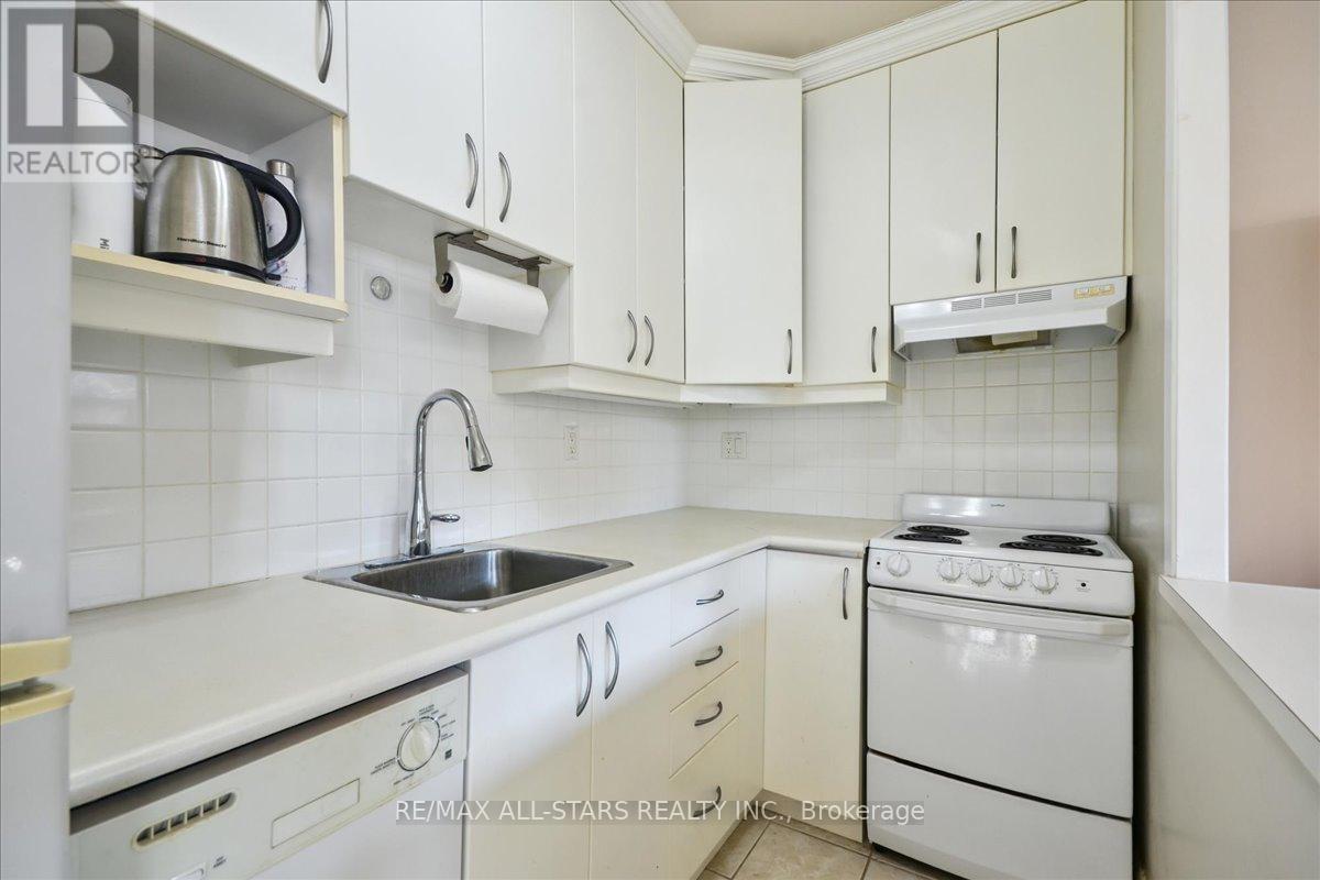 307 - 114 Vaughan Road, Toronto, Ontario  M6C 2M1 - Photo 14 - C13019350