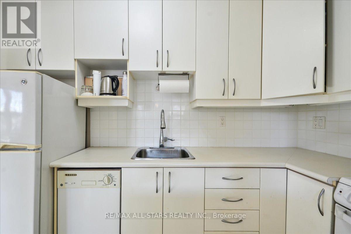 307 - 114 Vaughan Road, Toronto, Ontario  M6C 2M1 - Photo 15 - C13019350