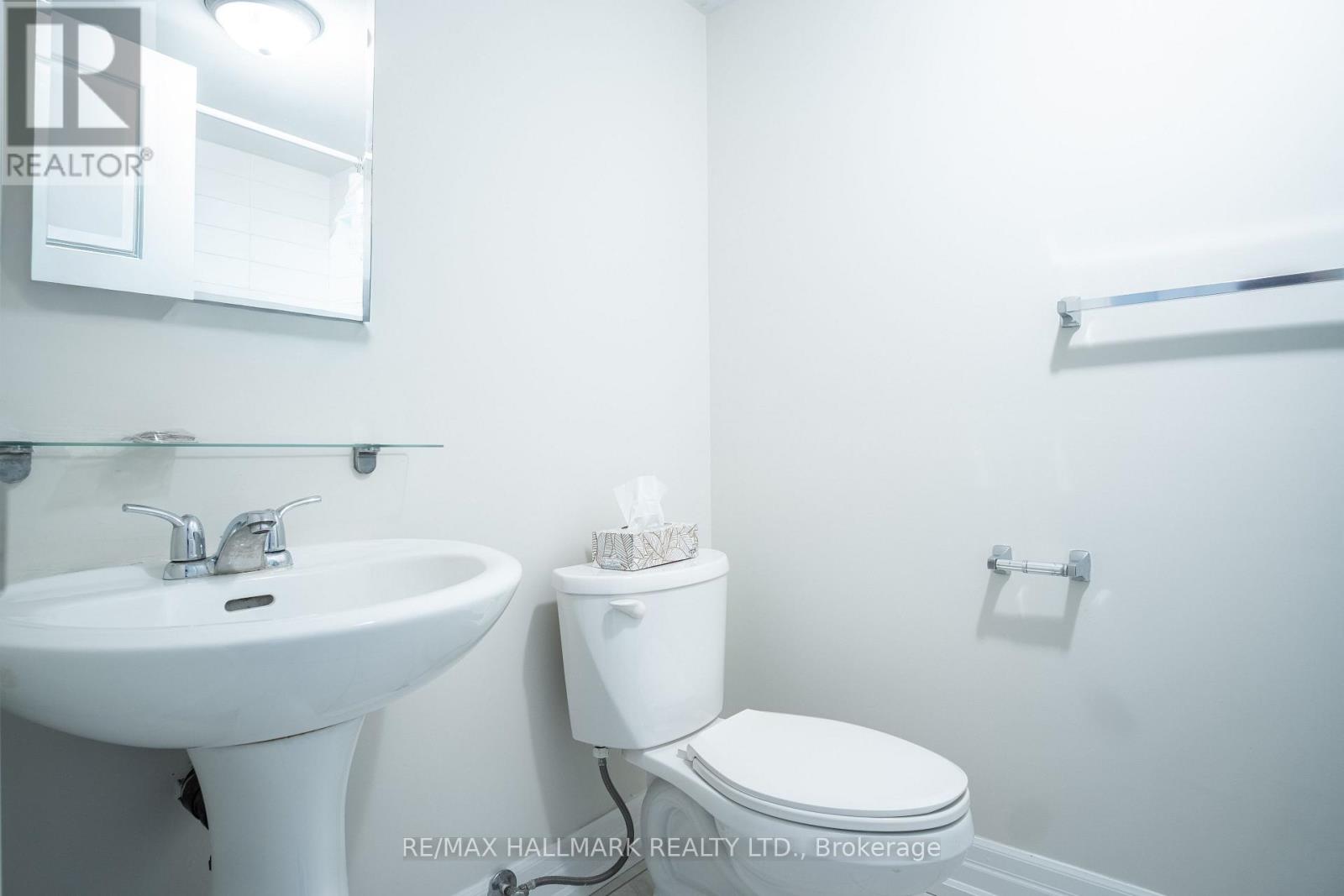 35 Roberta Drive, Toronto, Ontario  M6A 2J6 - Photo 8 - C13019352