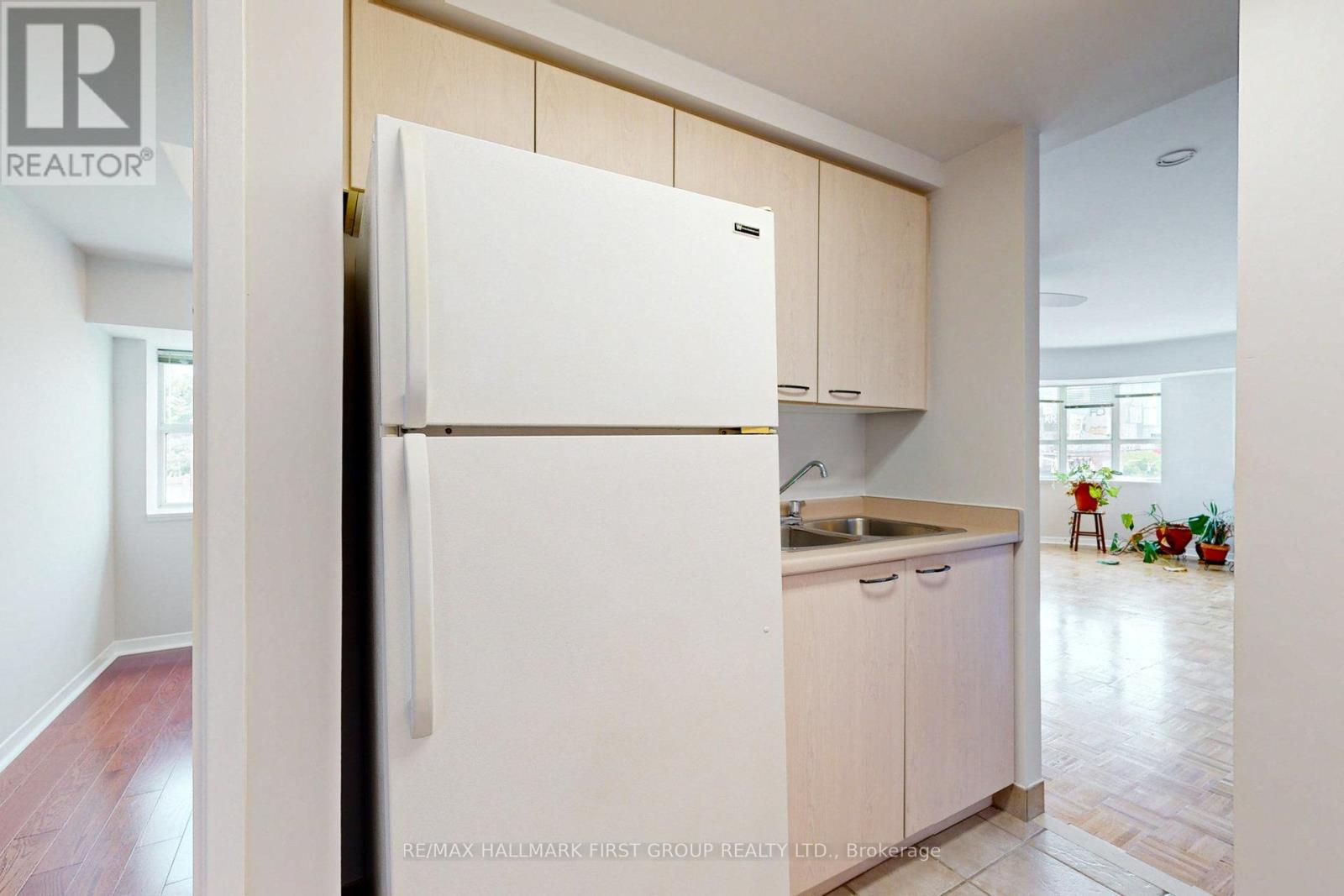 304 - 8 Oxford Street, Toronto, Ontario  M5T 1N9 - Photo 13 - C13019354