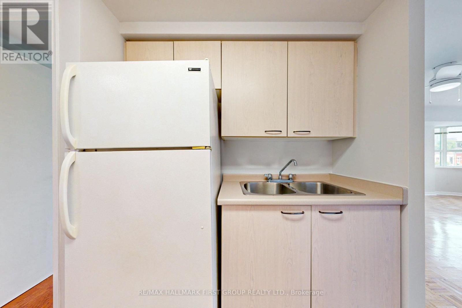 304 - 8 Oxford Street, Toronto, Ontario  M5T 1N9 - Photo 14 - C13019354