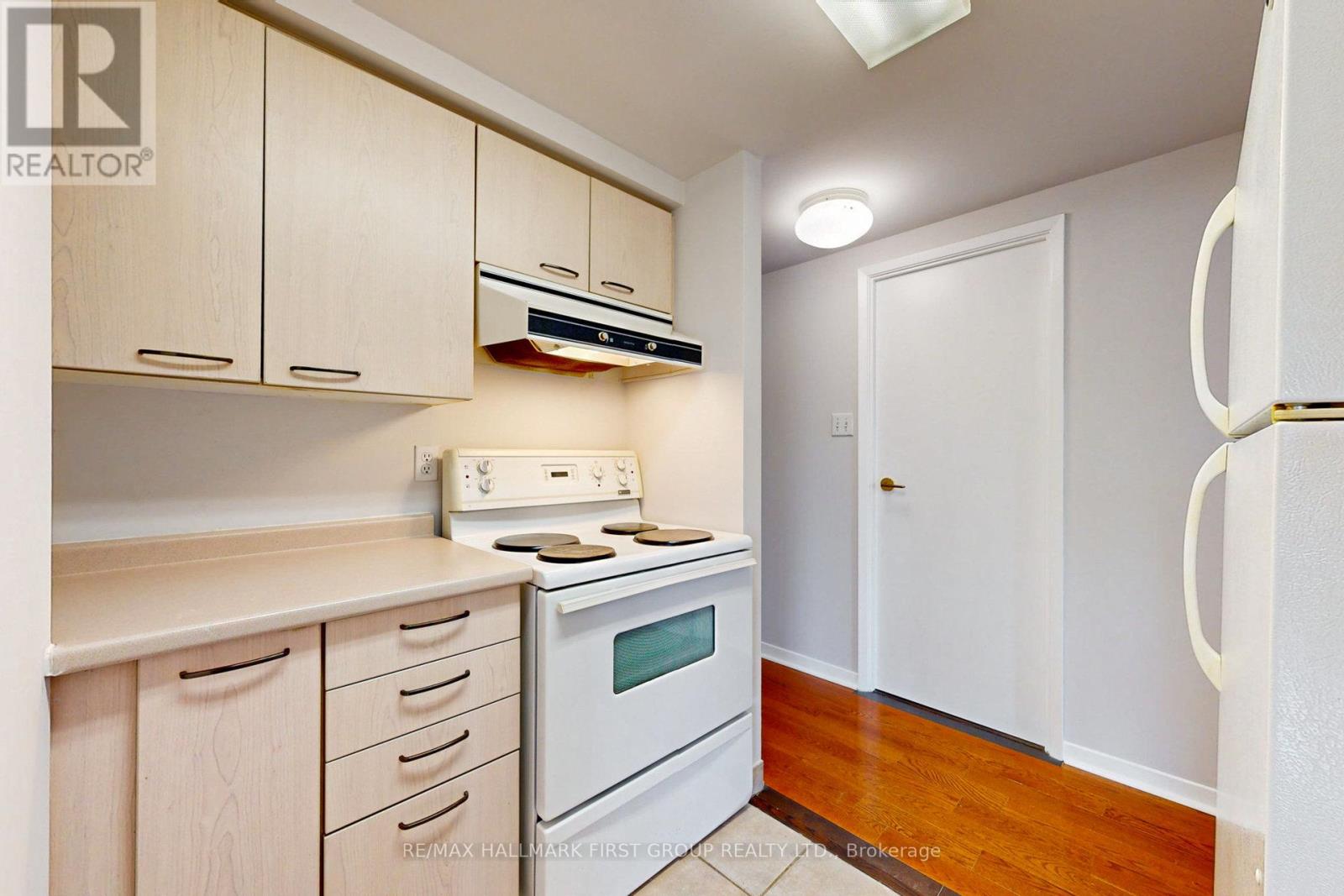 304 - 8 Oxford Street, Toronto, Ontario  M5T 1N9 - Photo 15 - C13019354