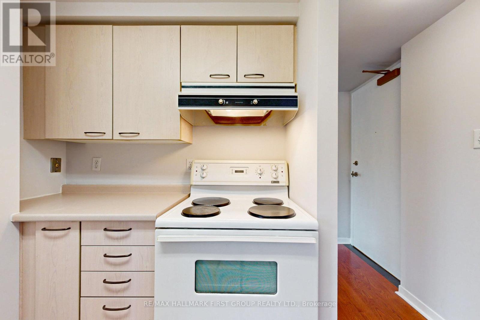 304 - 8 Oxford Street, Toronto, Ontario  M5T 1N9 - Photo 16 - C13019354