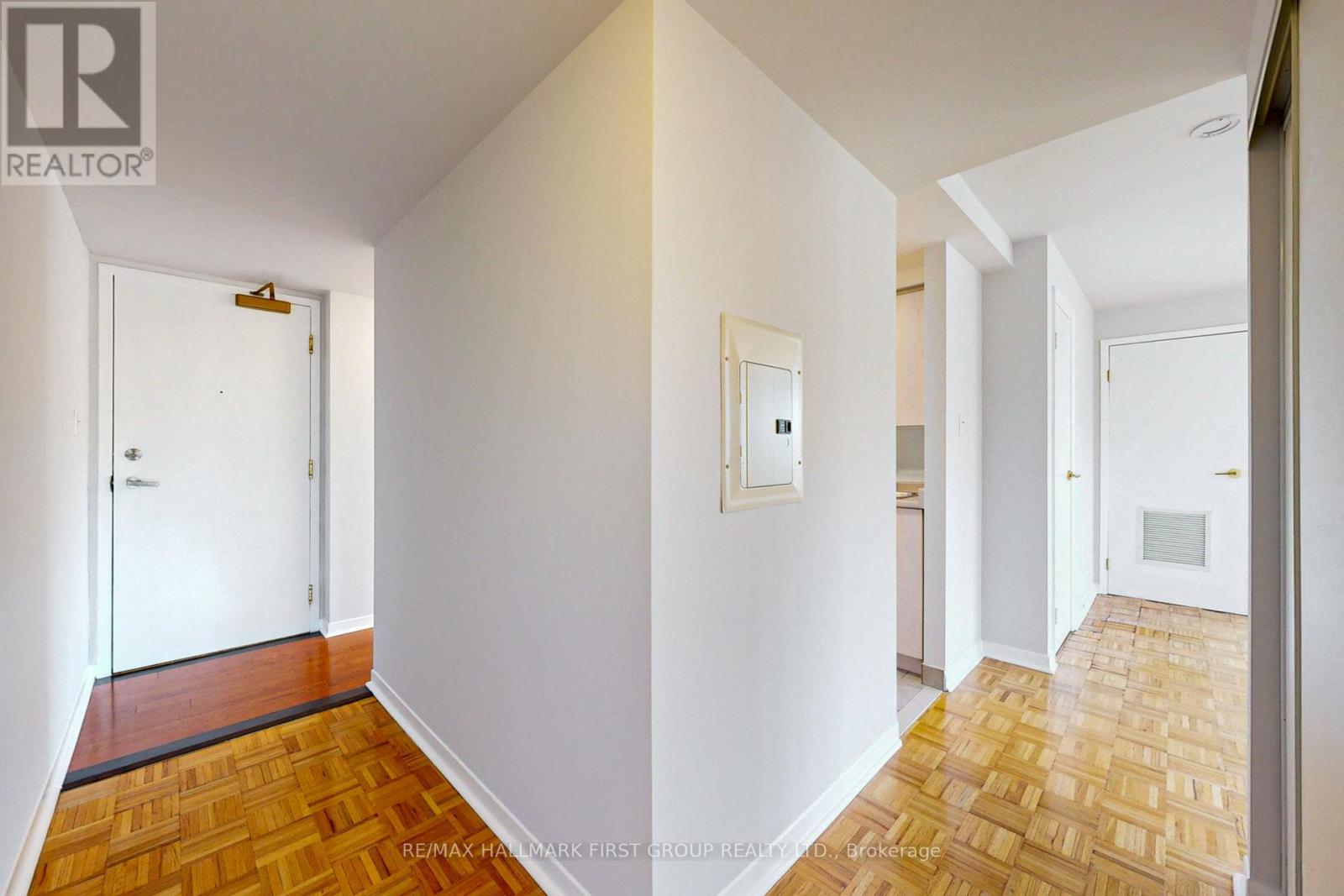 304 - 8 Oxford Street, Toronto, Ontario  M5T 1N9 - Photo 5 - C13019354