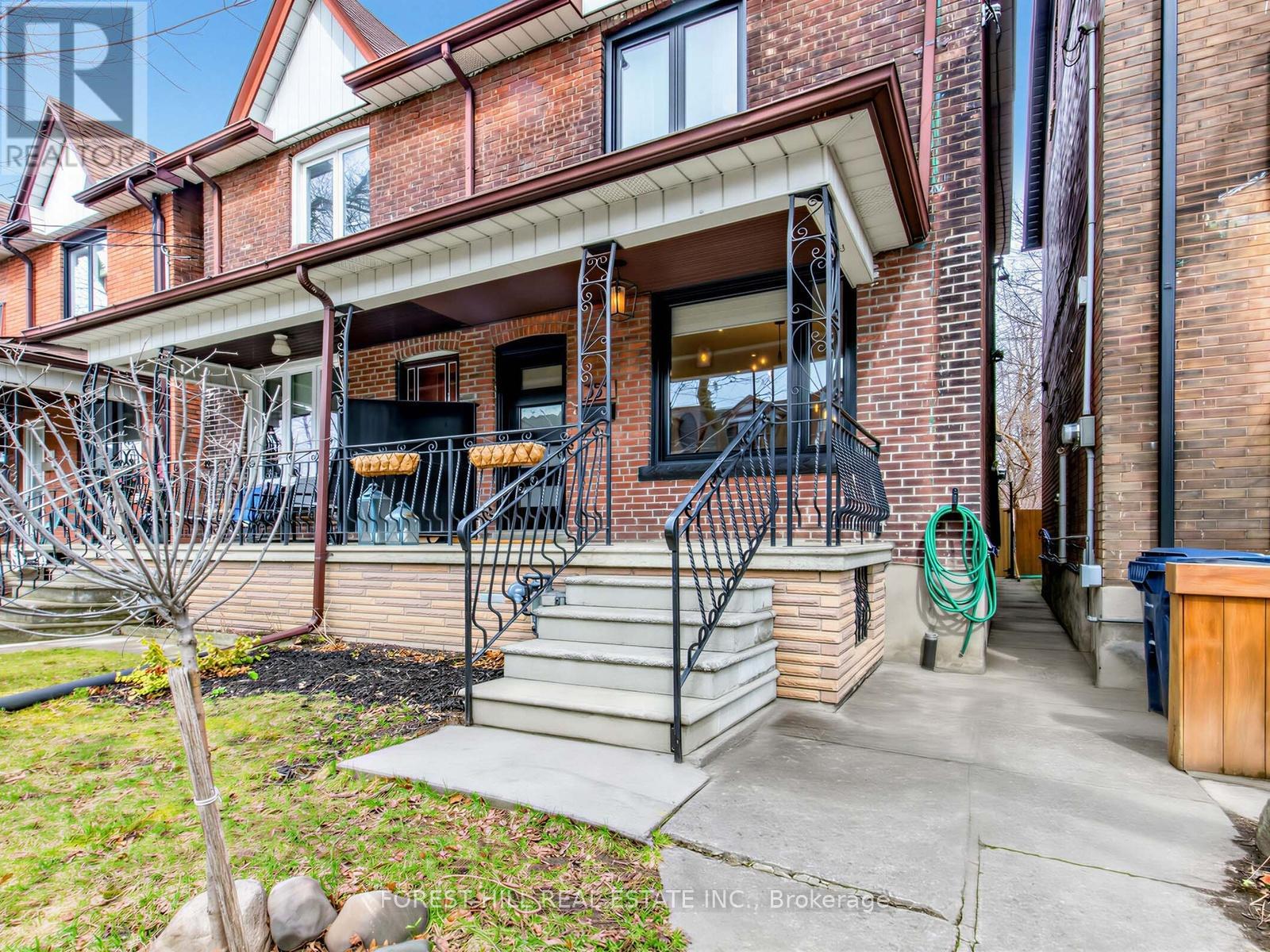 351 Montrose Avenue, Toronto, Ontario  M6G 3G9 - Photo 3 - C13019392