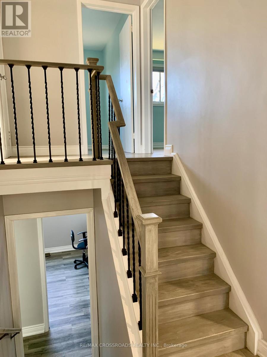 Main - 30 Pindar Crescent, Toronto, Ontario  M2J 3L4 - Photo 11 - C13019414