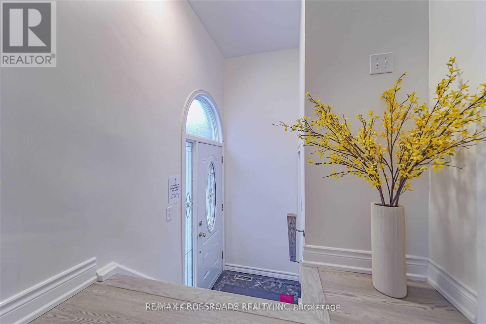 Main - 30 Pindar Crescent, Toronto, Ontario  M2J 3L4 - Photo 3 - C13019414