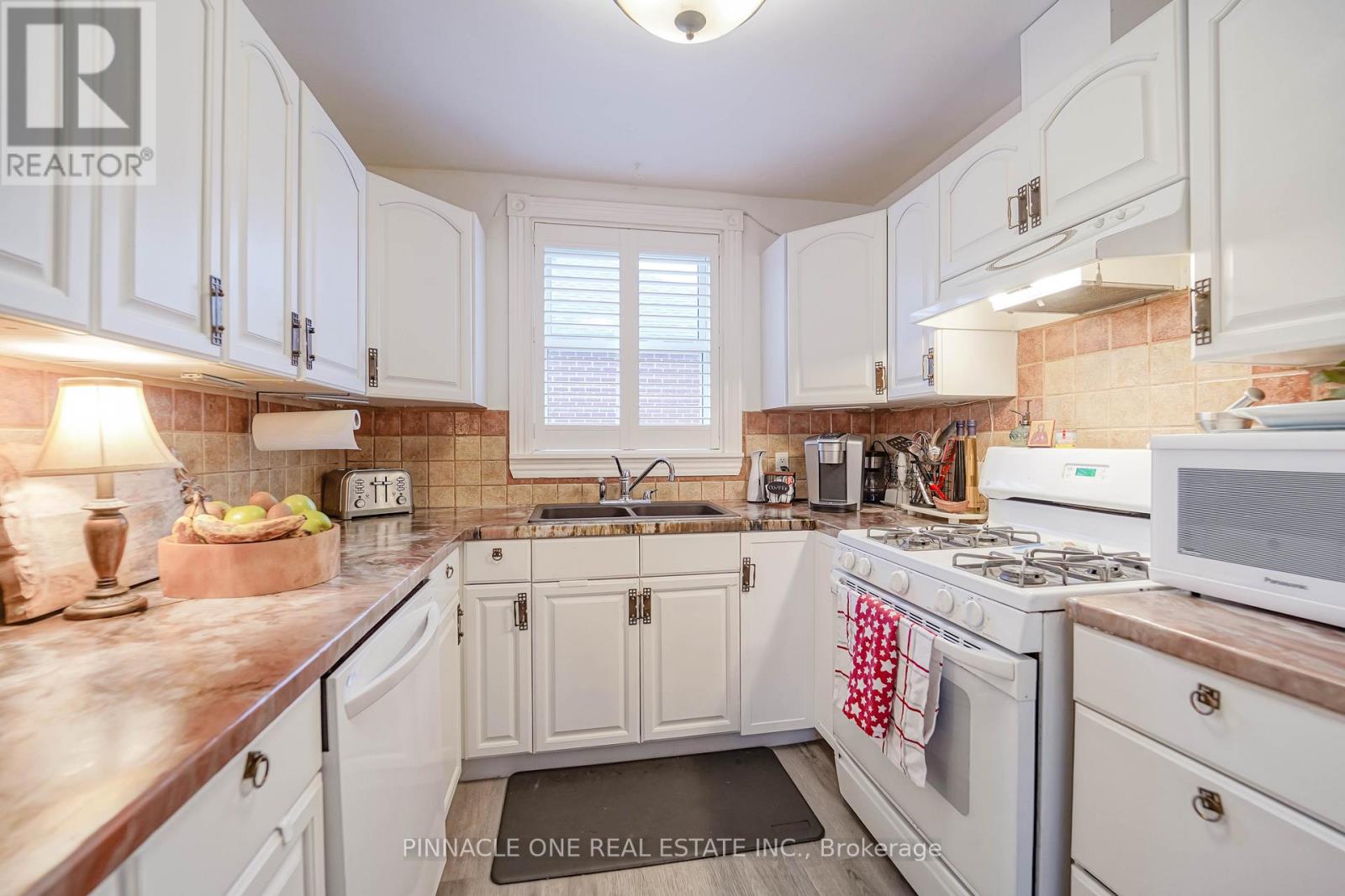 804 Byron Street S, Whitby, Ontario  L1N 4R8 - Photo 17 - E13019228