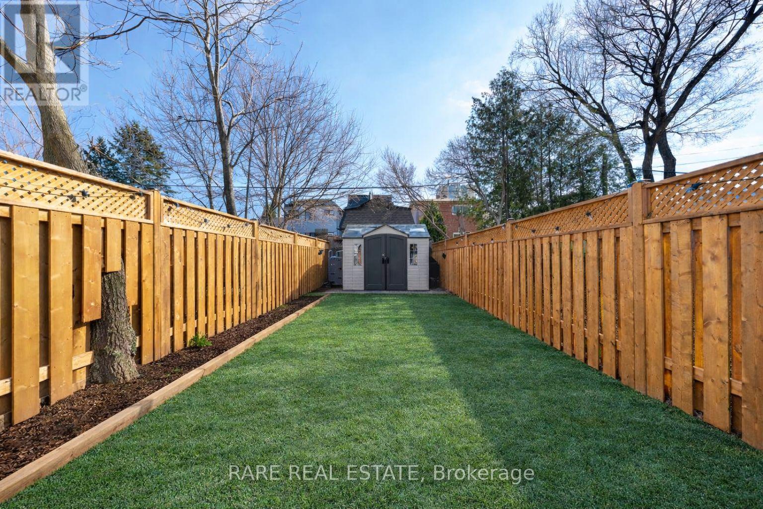 283 Chisholm Avenue, Toronto, Ontario  M4C 4W5 - Photo 21 - E13019246