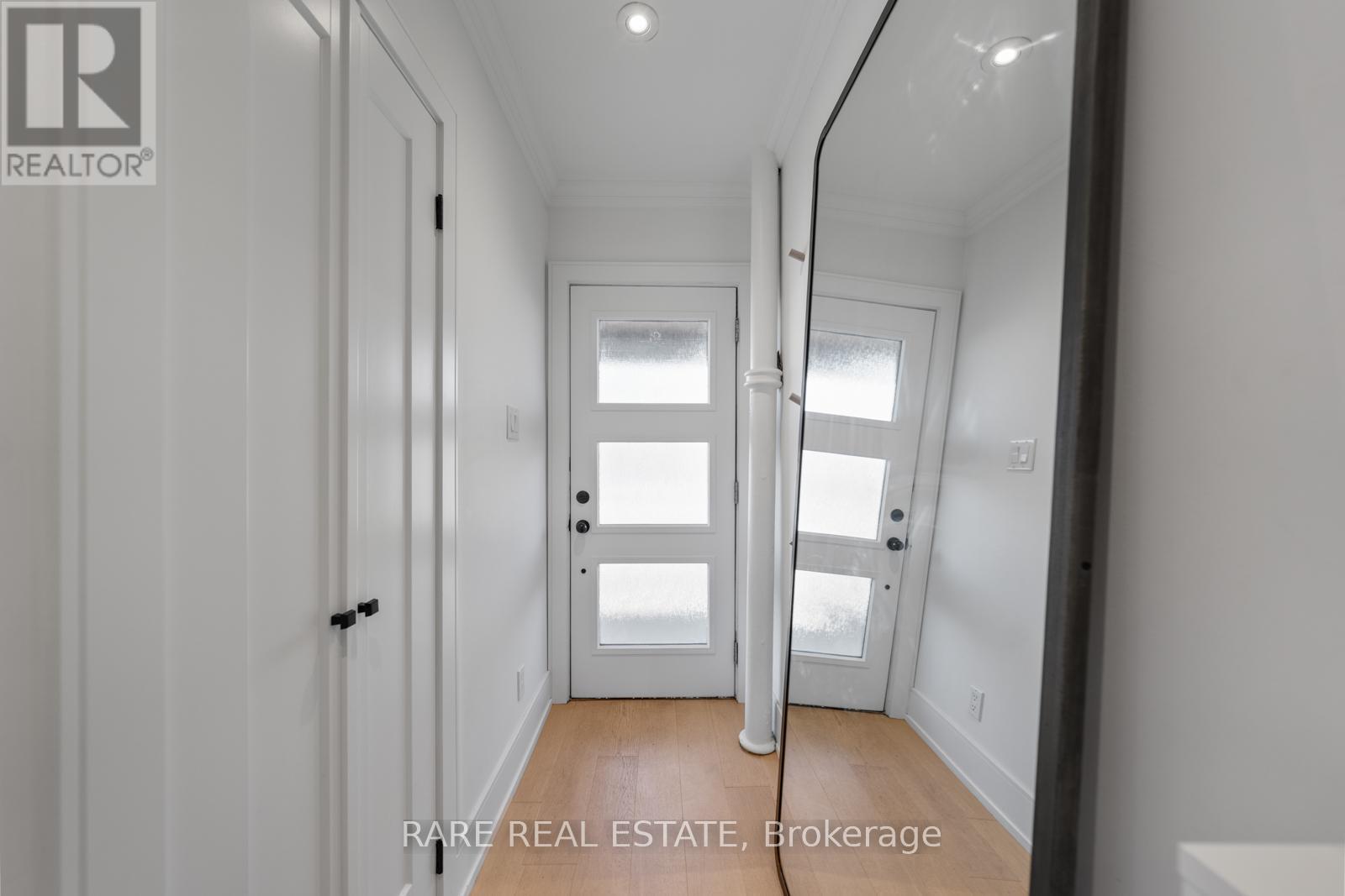 283 Chisholm Avenue, Toronto, Ontario  M4C 4W5 - Photo 4 - E13019246