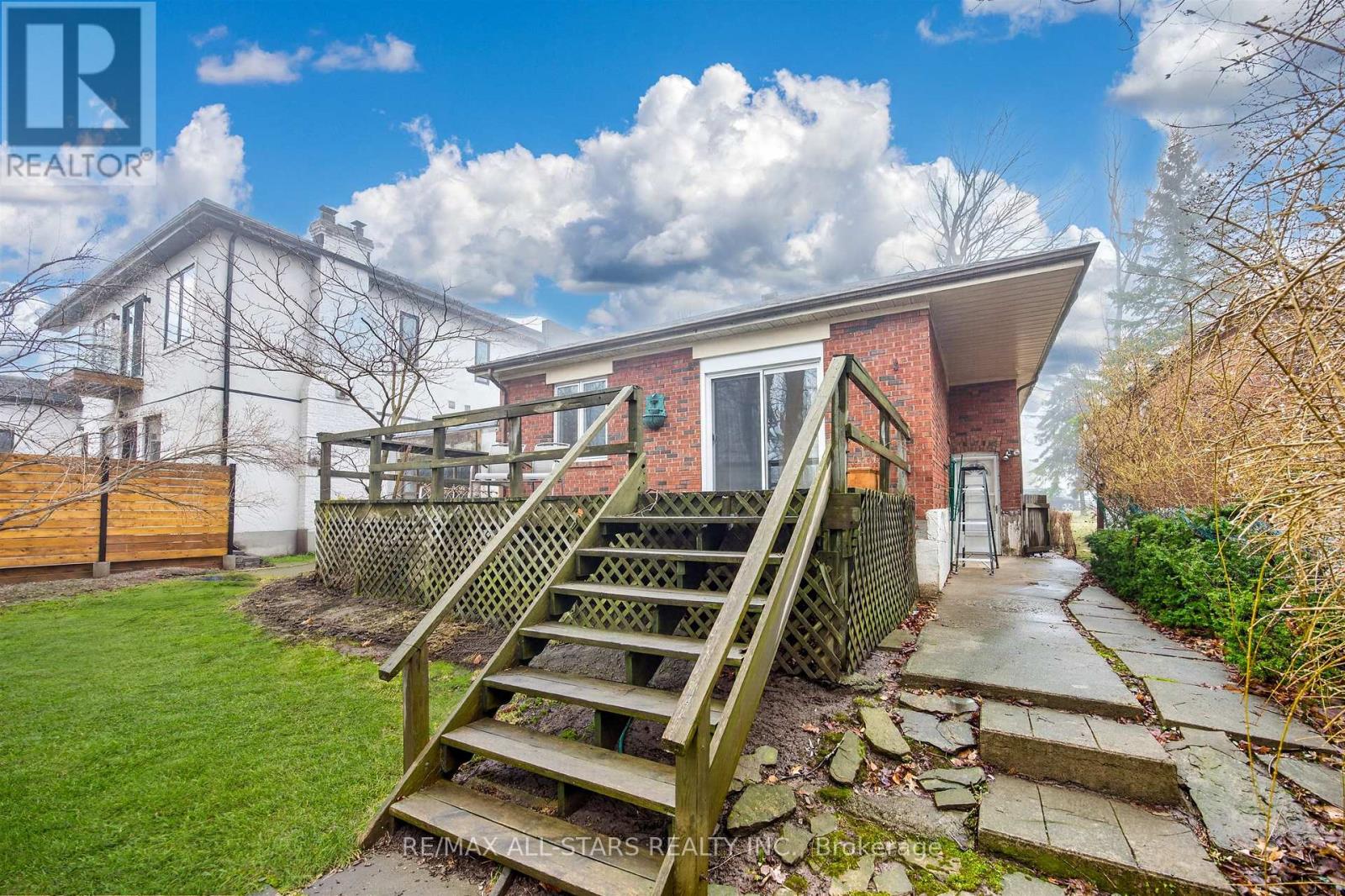 62 Larwood Boulevard, Toronto, Ontario  M1M 2M5 - Photo 28 - E13019308