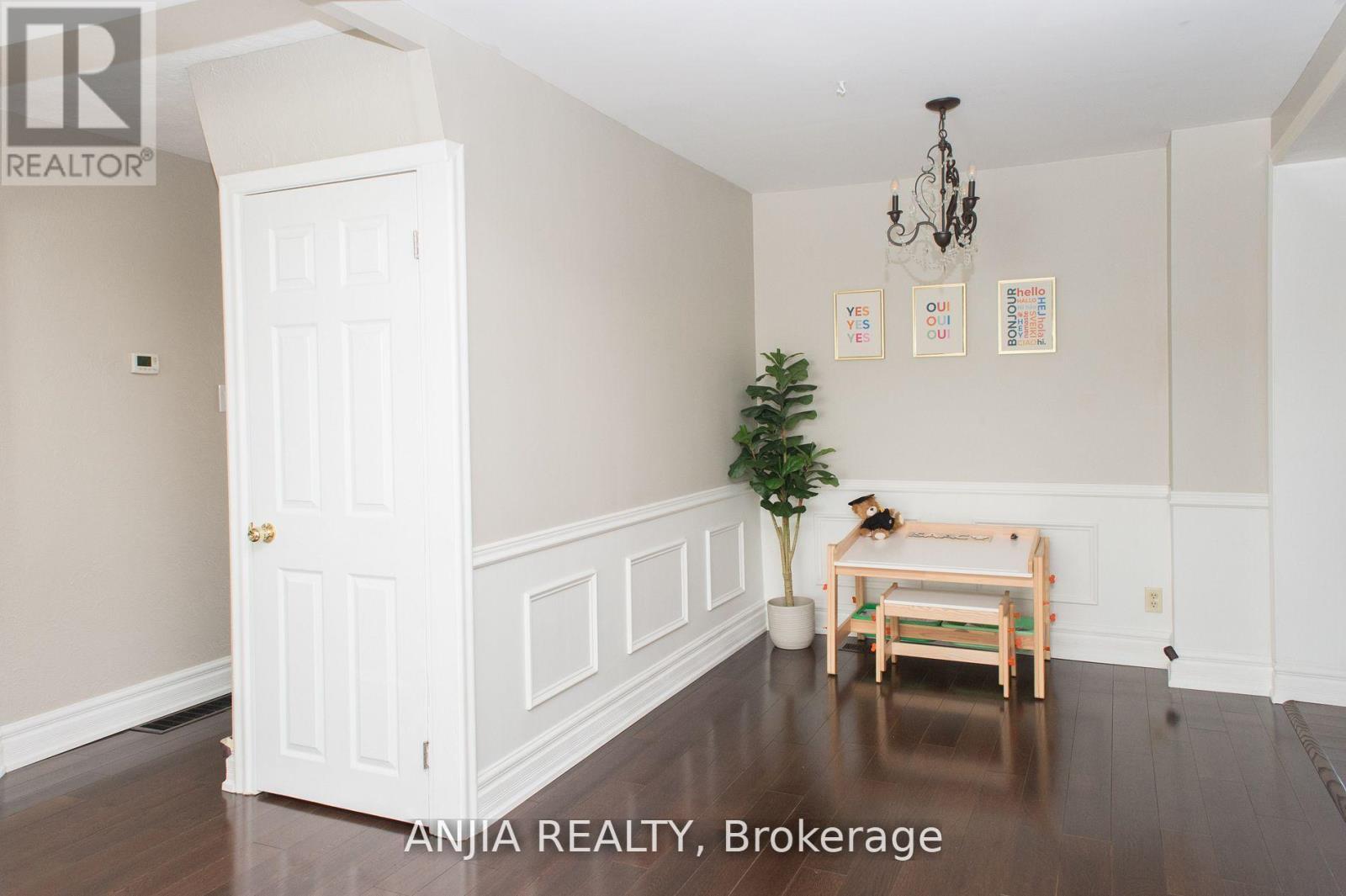 76 Adair Road, Toronto, Ontario  M4B 1V7 - Photo 12 - E13019410