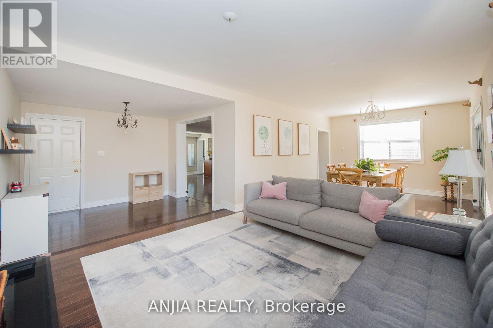 76 Adair Road, Toronto, Ontario  M4B 1V7 - Photo 17 - E13019410