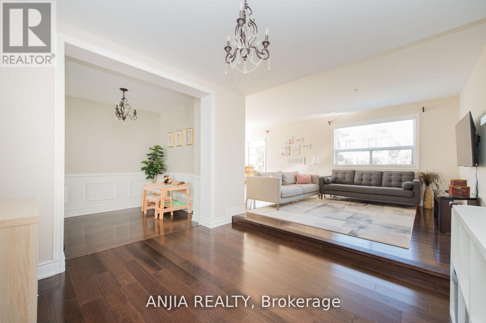 76 Adair Road, Toronto, Ontario  M4B 1V7 - Photo 19 - E13019410