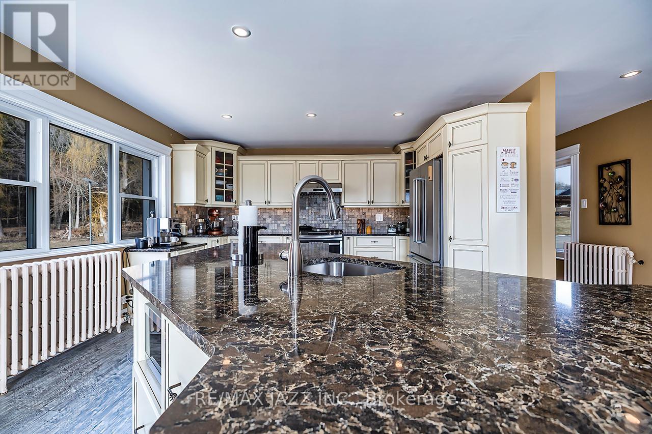 1219 Larmer Line, Cavan Monaghan, Ontario  K0L 1V0 - Photo 10 - X12927966