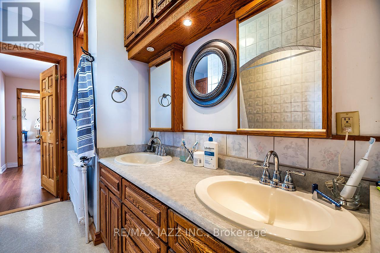 1219 Larmer Line, Cavan Monaghan, Ontario  K0L 1V0 - Photo 16 - X12927966