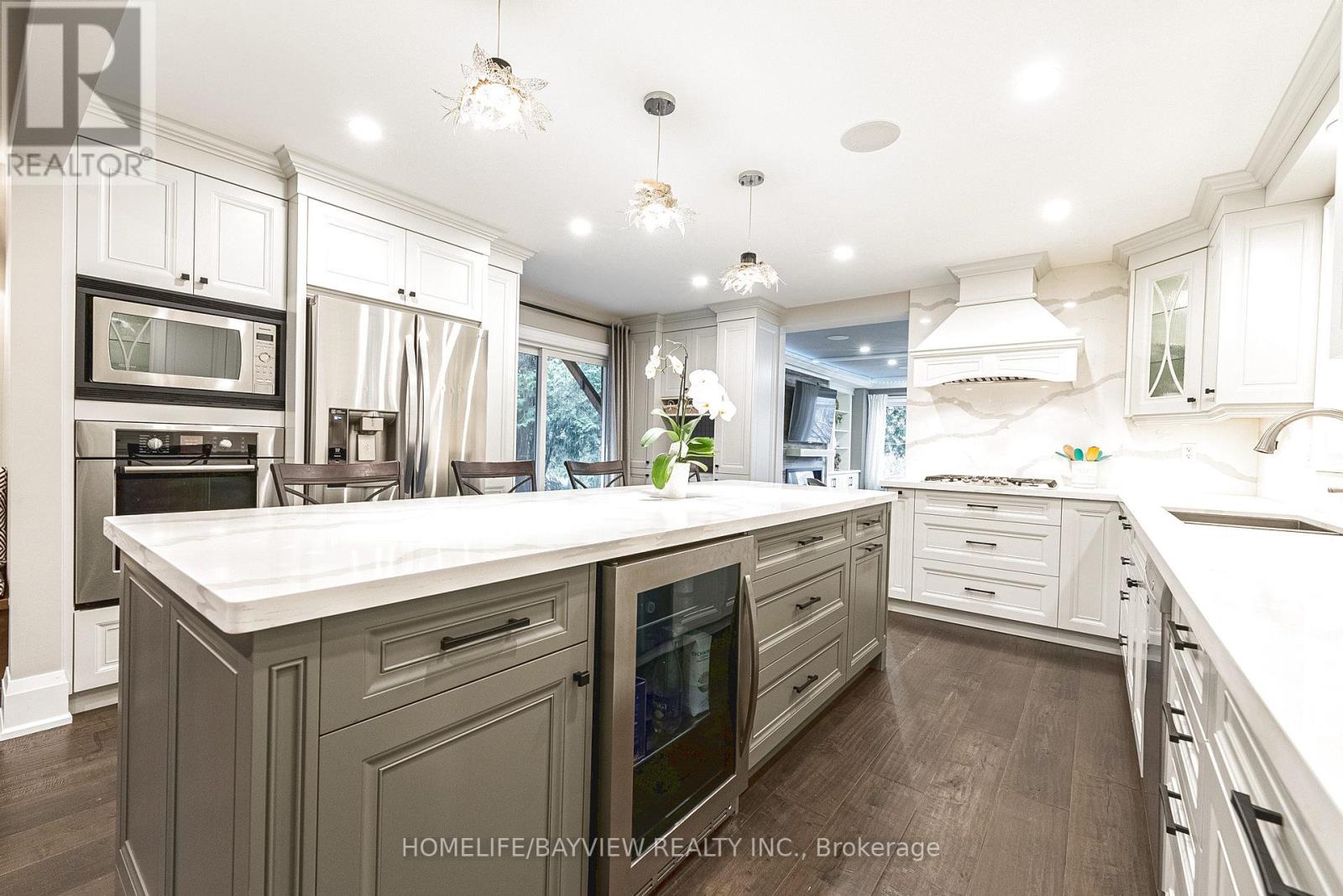 25 Whispering Pine Trail, Aurora, Ontario  L4G 5C7 - Photo 12 - N13019206