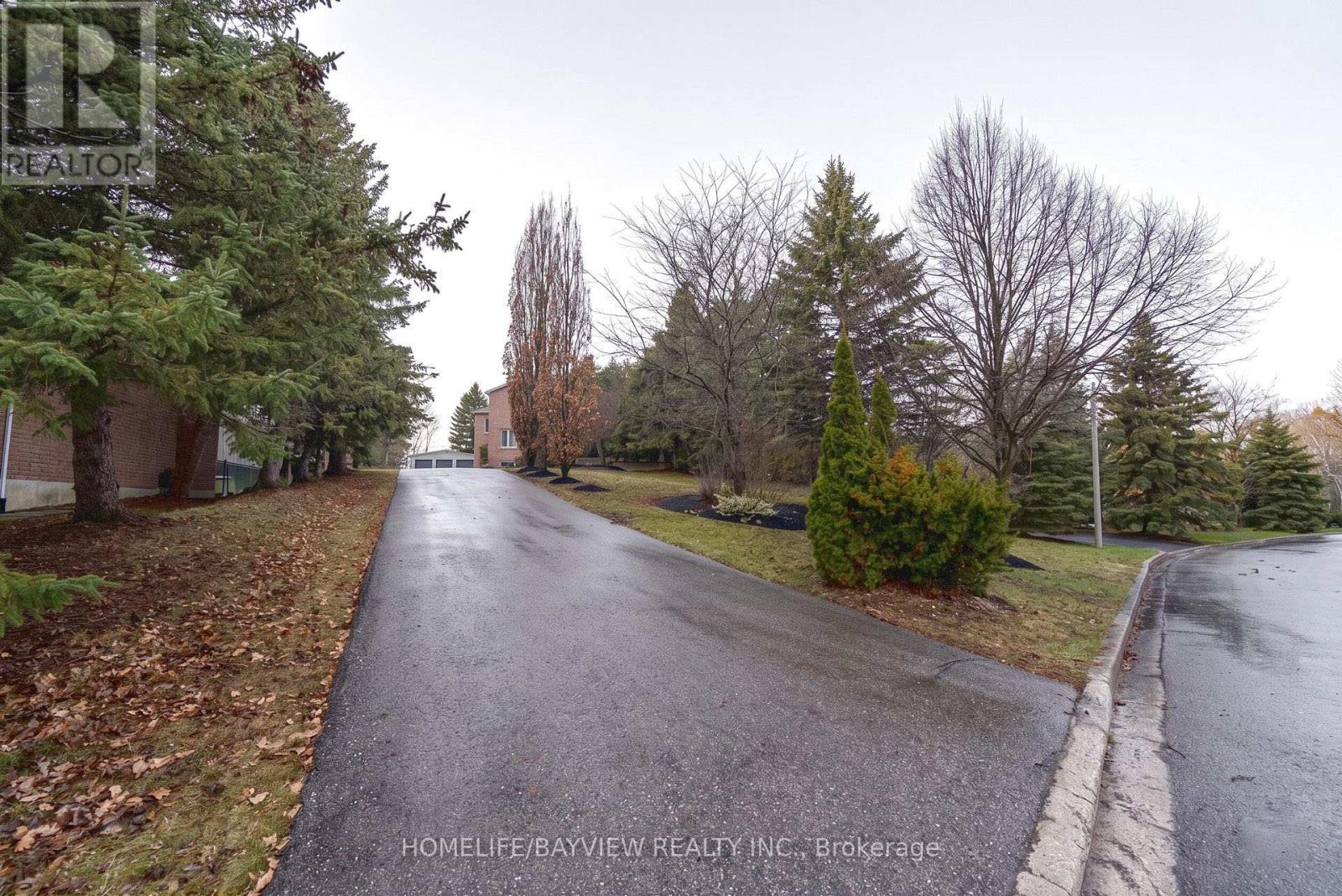 25 Whispering Pine Trail, Aurora, Ontario  L4G 5C7 - Photo 3 - N13019206